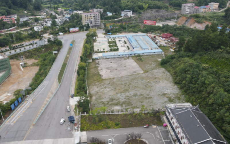 黃平北收費(fèi)站出口右側(cè)土地處置