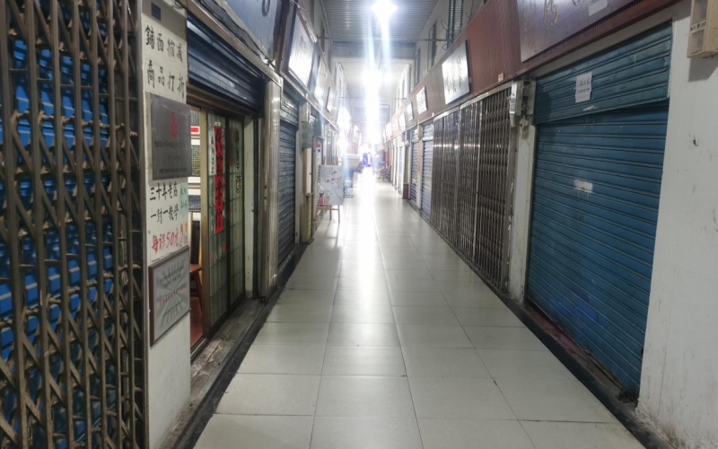 環(huán)城東路萬東商貿(mào)城丙一排04號、05號門面轉讓（持有方：貴州省機關事務管理局國有資產(chǎn)管理服務中心）