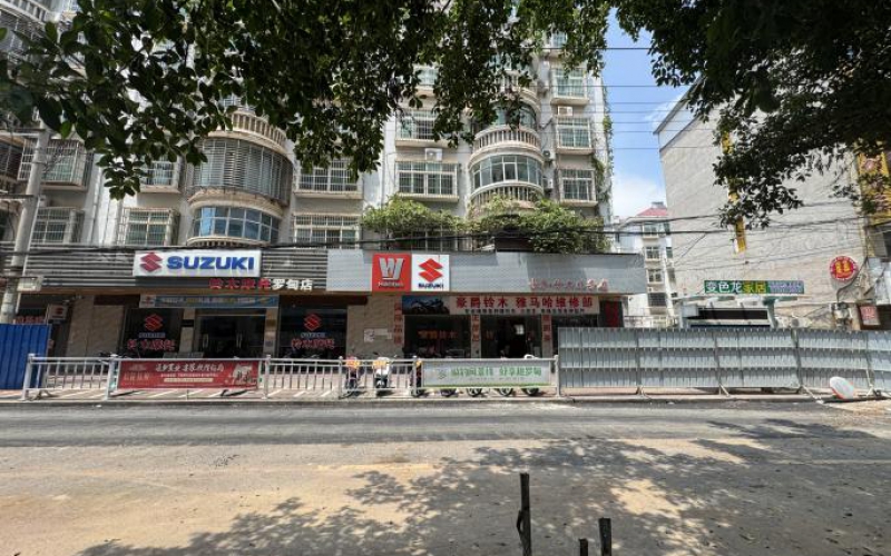 環(huán)城路職工住宅區(qū)一樓1、2-6號門面轉(zhuǎn)讓（持有方：貴州省機(jī)關(guān)事務(wù)管理局國有資產(chǎn)管理服務(wù)中心）